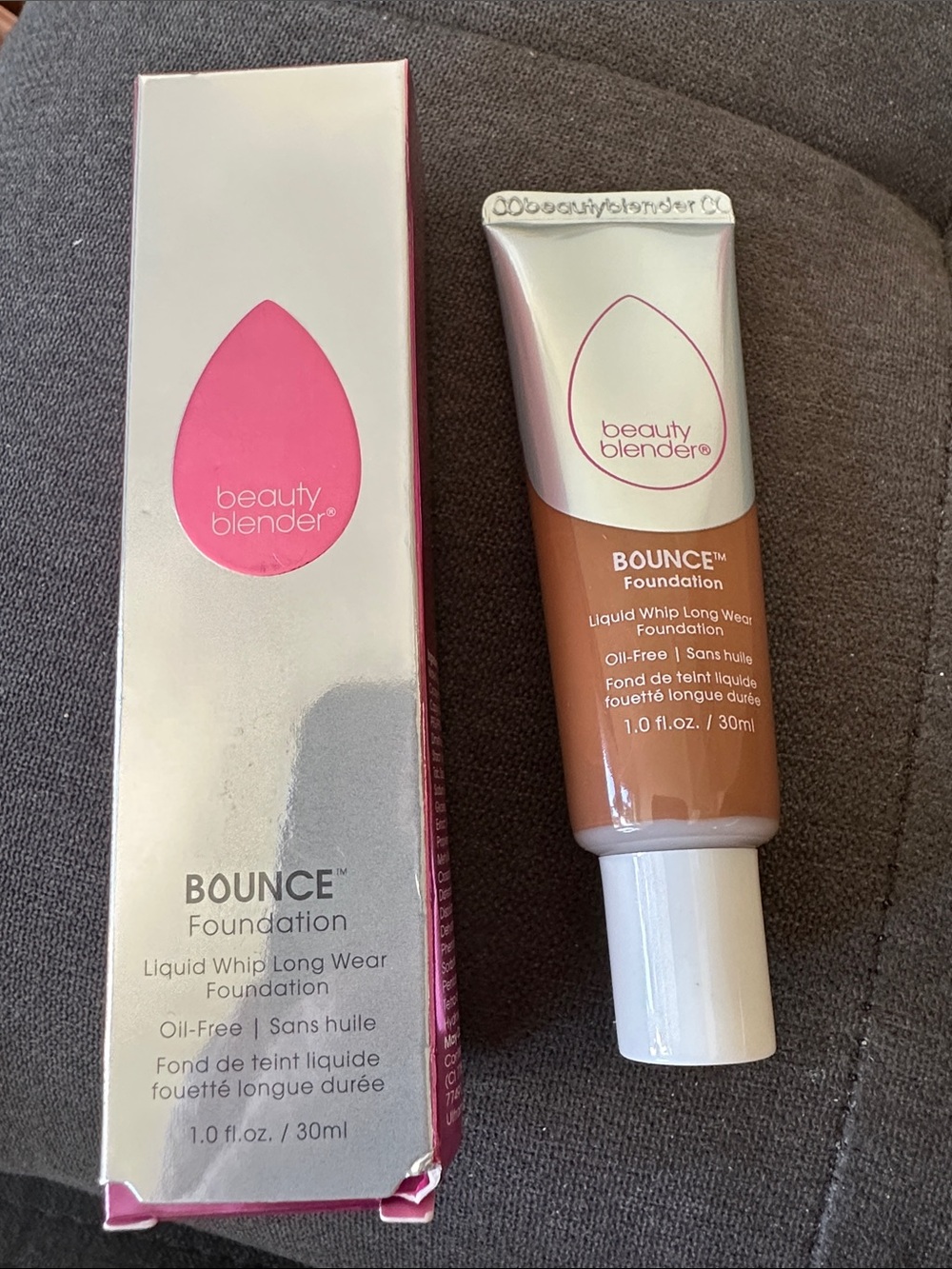 NIB Beauty Blender Bounce Foundation in Deep Bronze